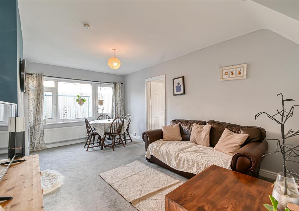 10 Goldstone Drive-06.jpg