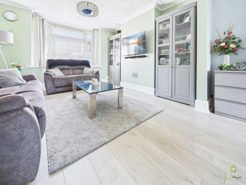 CAM01543G0-PR0155-STILL003