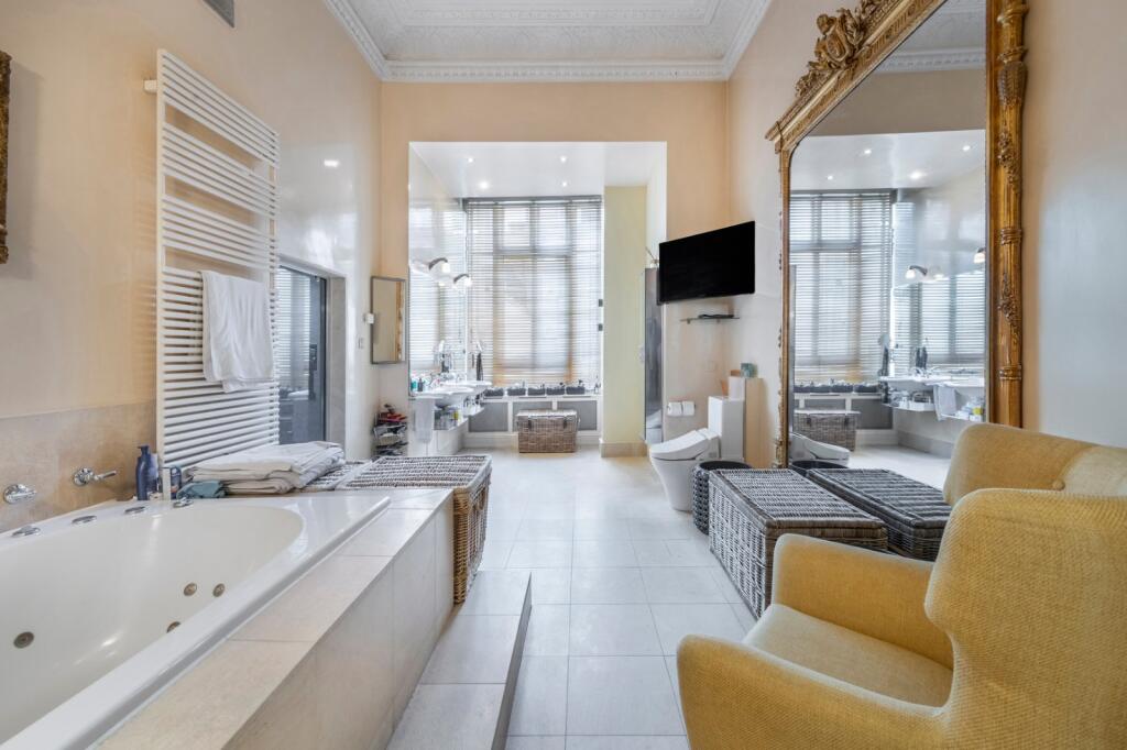 Master Ensuite