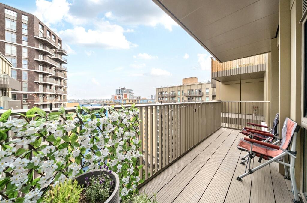 1324772-4-6876d7b...