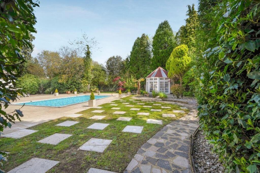 Fan Court, 41 (15).jpg