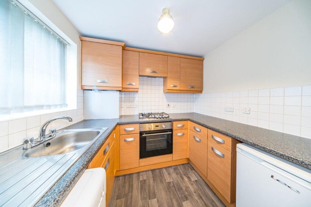 27 Molyneux Close kitchen.jpg