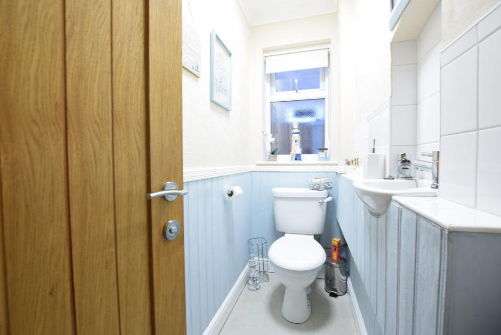 GROUND FLOOR CLOAKROOM