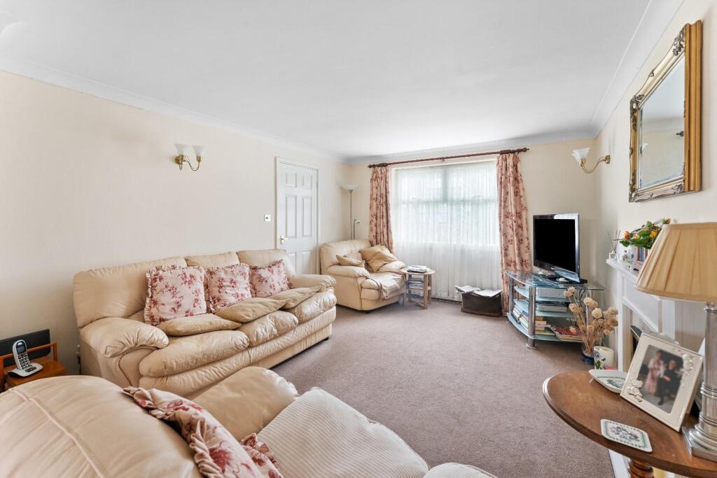 215 Mendip Road Yatton BS49 4ED 31.jpg