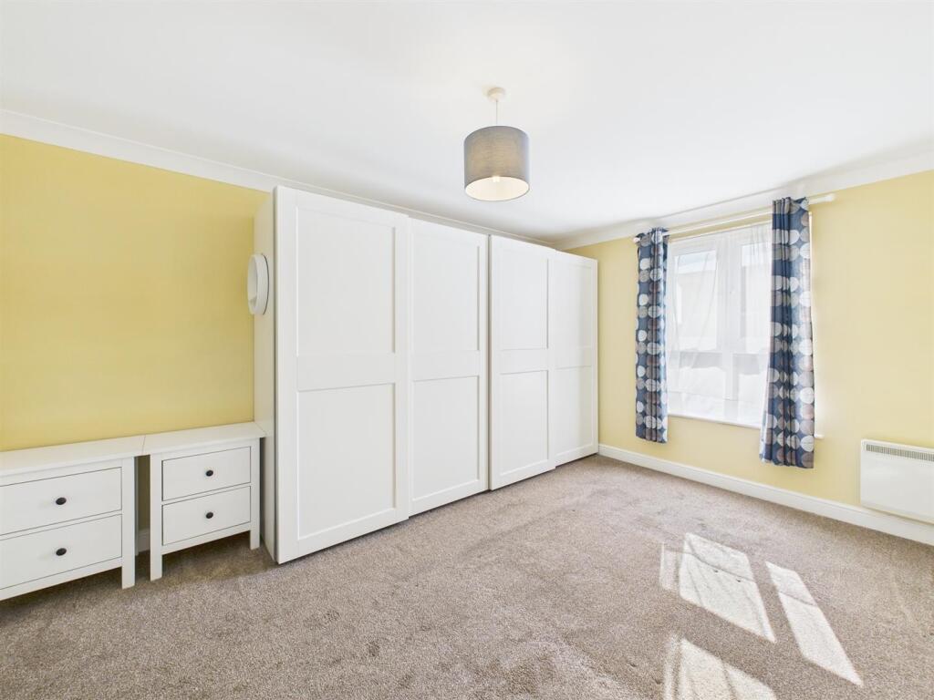 Bedroom: