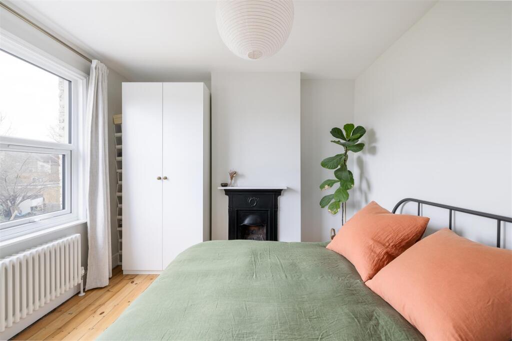 Fourth Avenue E12