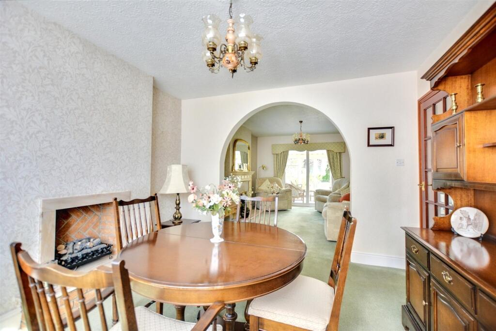 Dining Room_3.jpeg