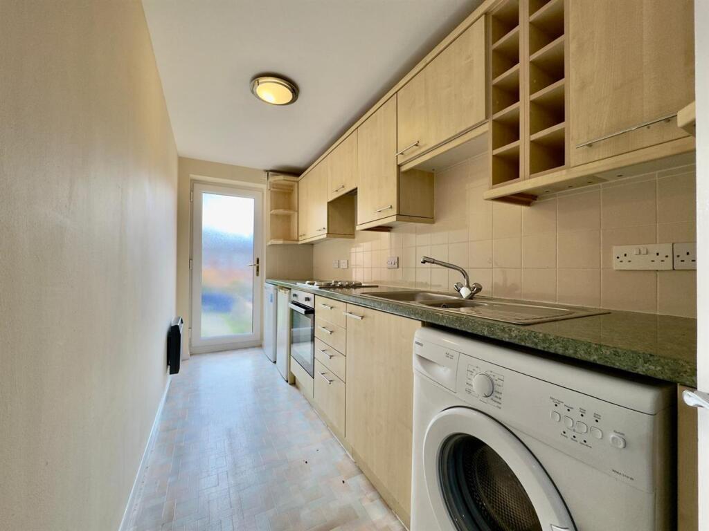 kitchen 2.jpg
