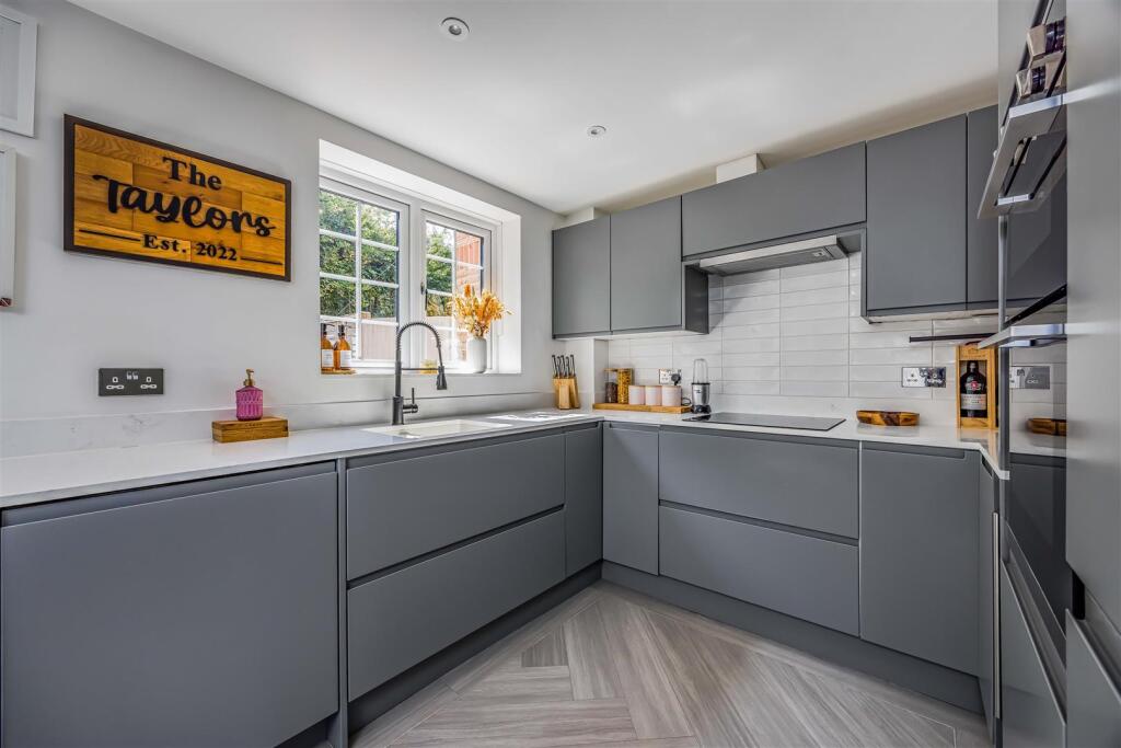 29 Edenbridge Road Southsea-Small-PorticoMarketing