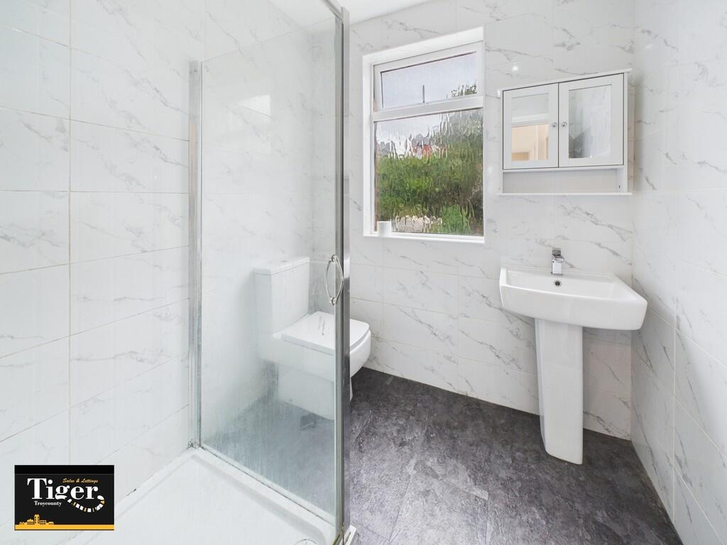 CAM02176G0-PR0720...