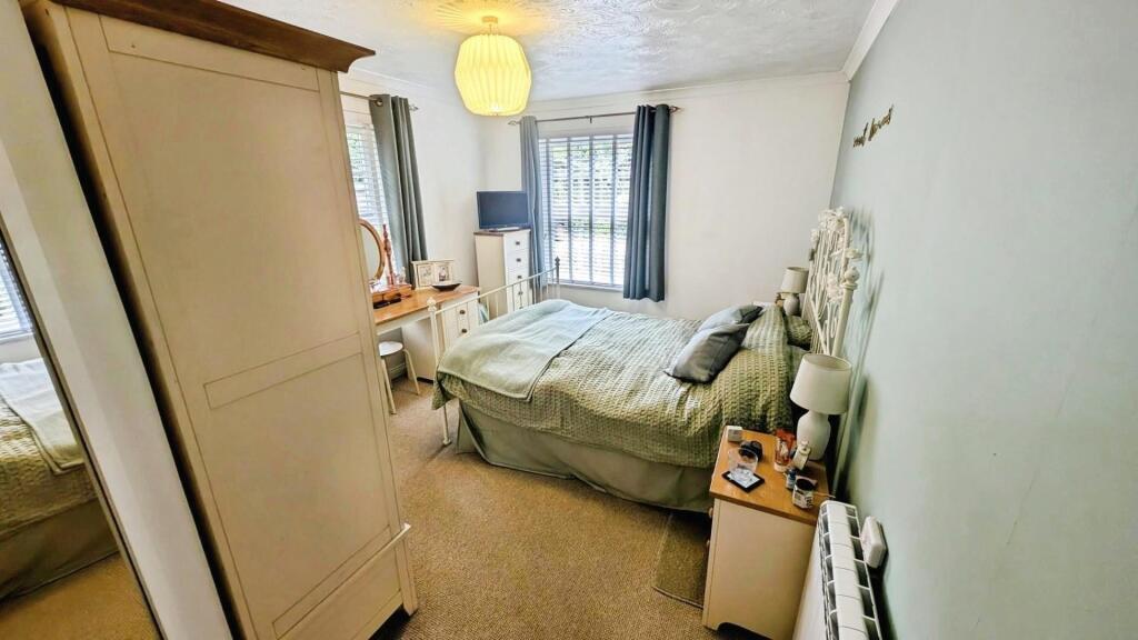 Flat 7 Rockwood House Bedroom One a.jpg