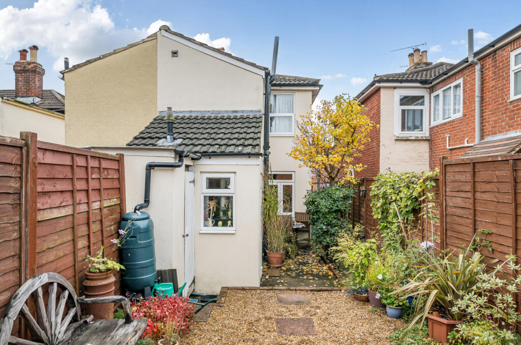 1370296-11-68f78e...