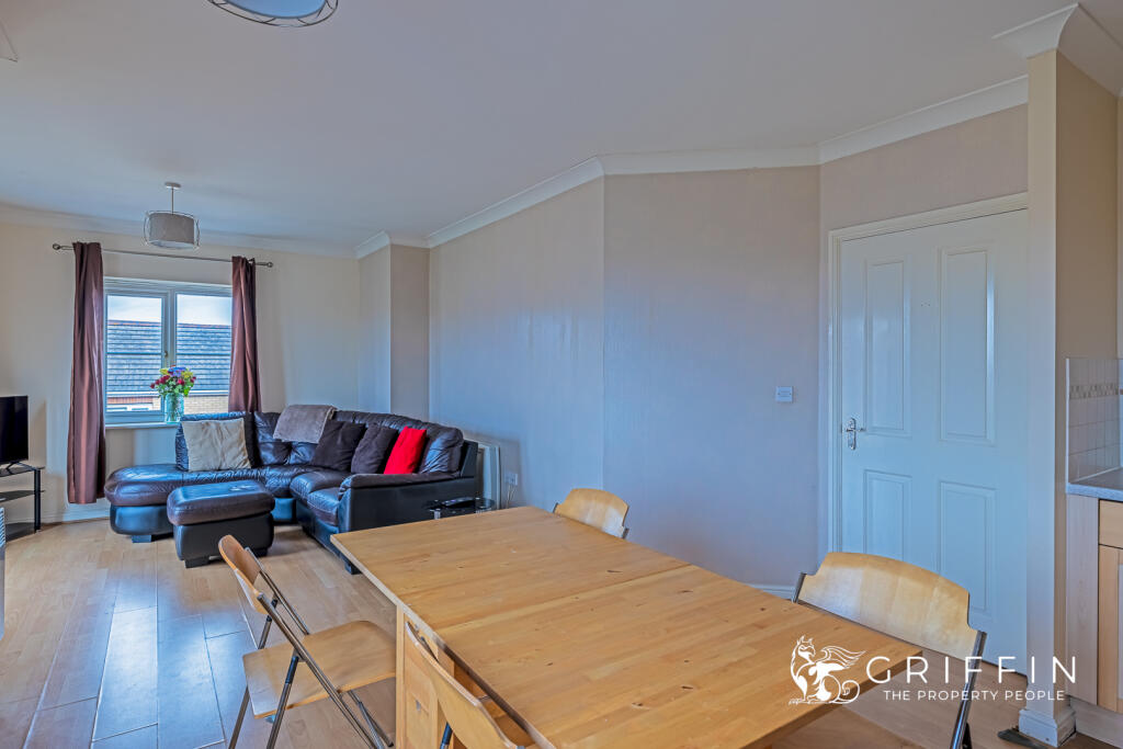 Lounge &amp; Kitchen