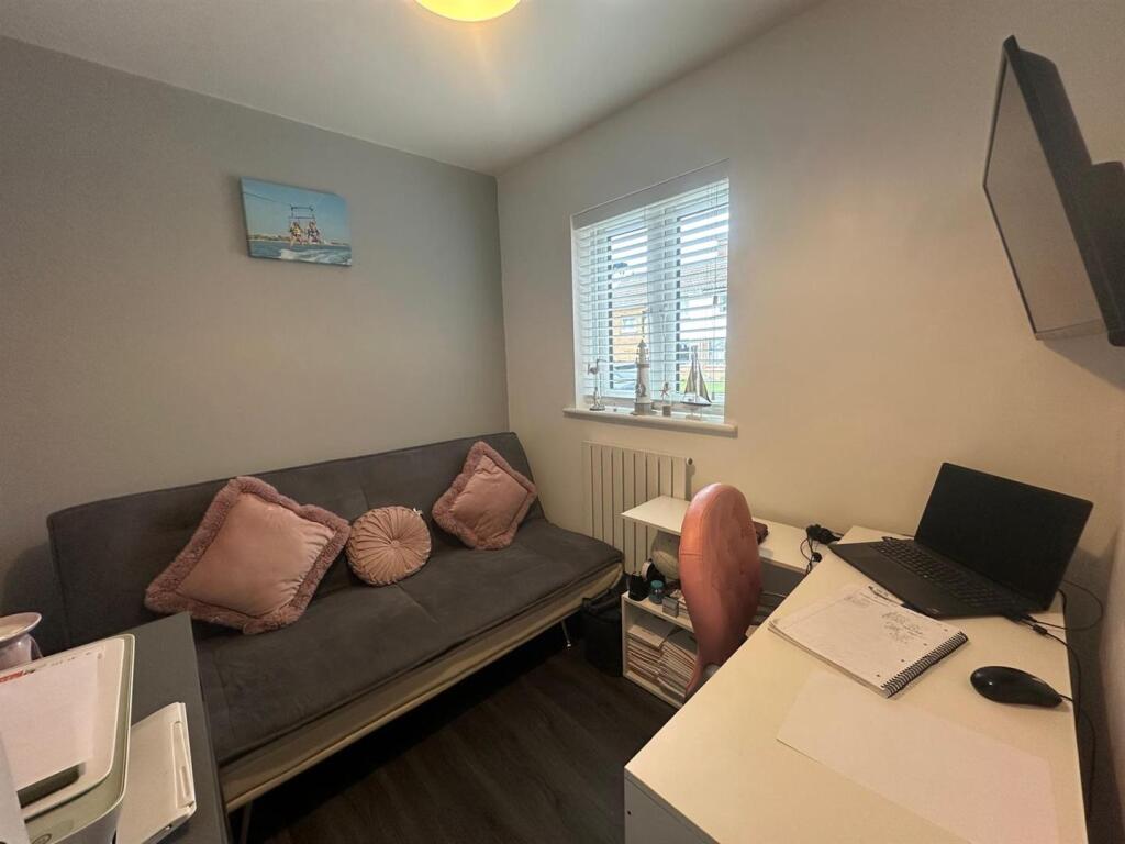 Bedroom Four/Home Office: