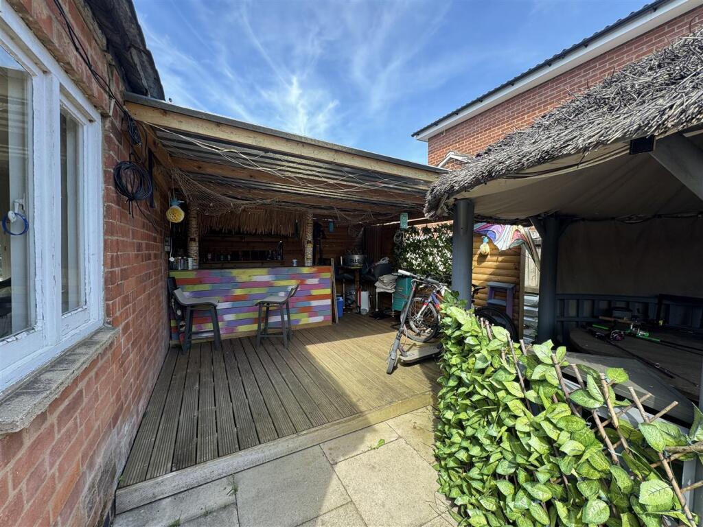 garden bar