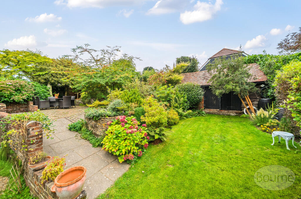 e300fa29-3868-4ef...