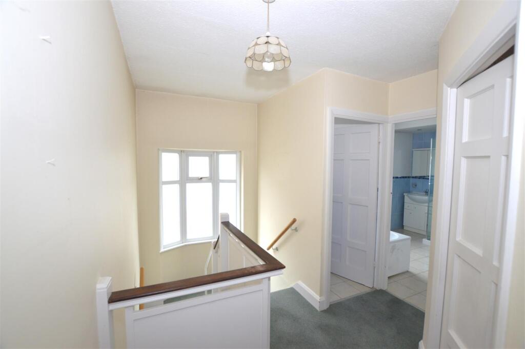 12 Bryanston Ave landing.JPG
