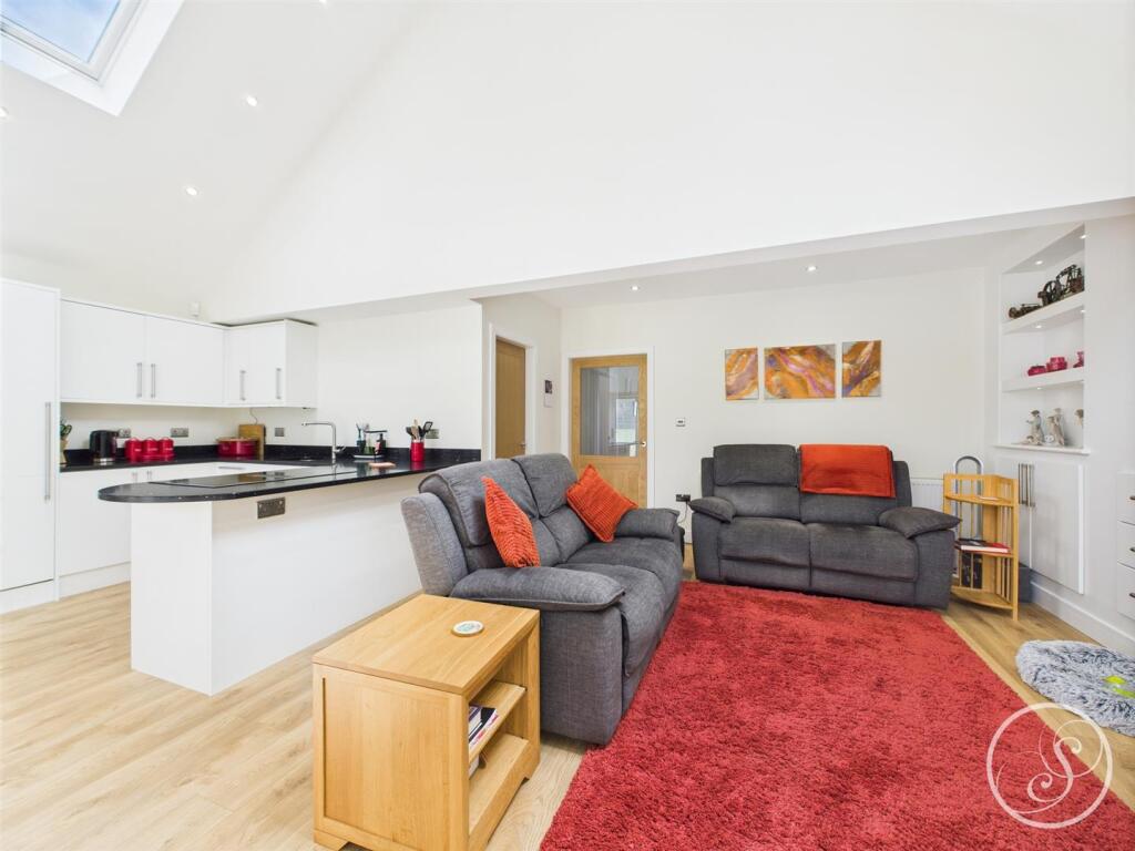 LOUNGE/KITCHEN/DINER
