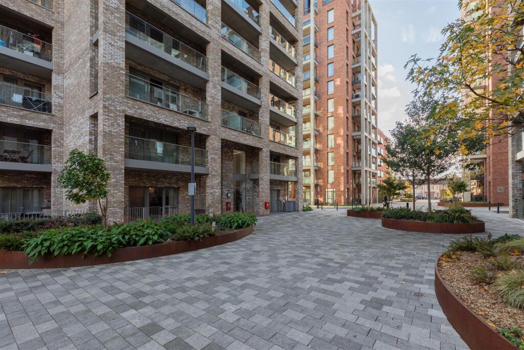 Shipbuilding Way E13