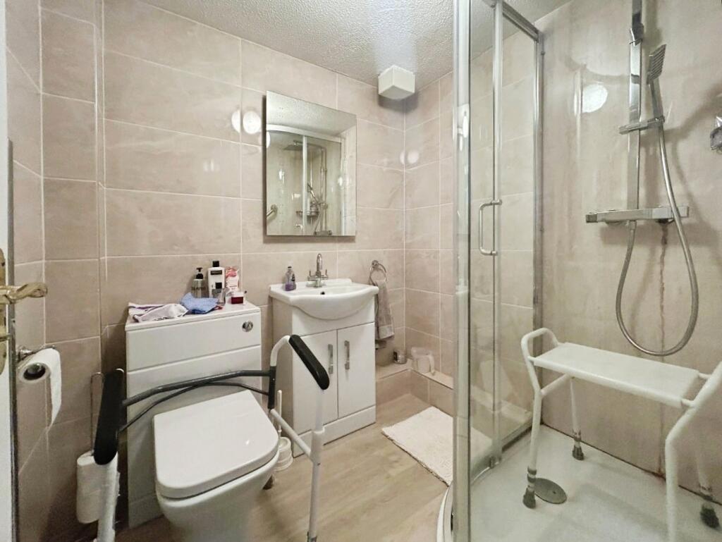 pbox-bathroom-340730.jpeg