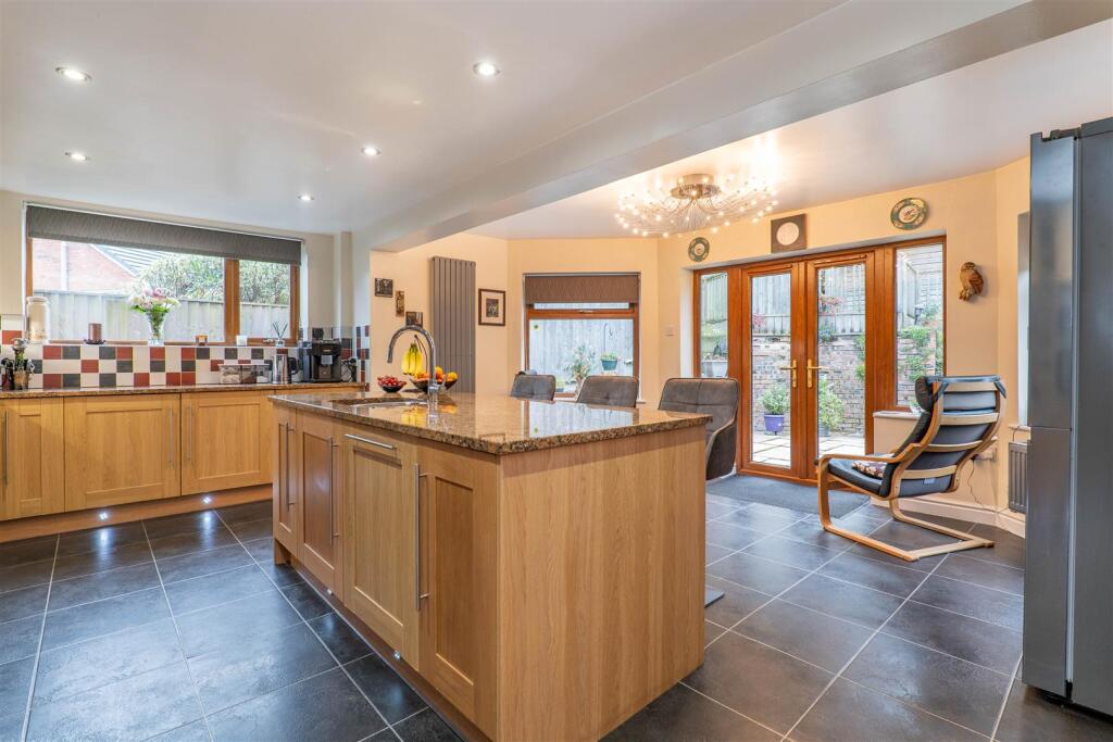 Kitchen/Breakfast Room