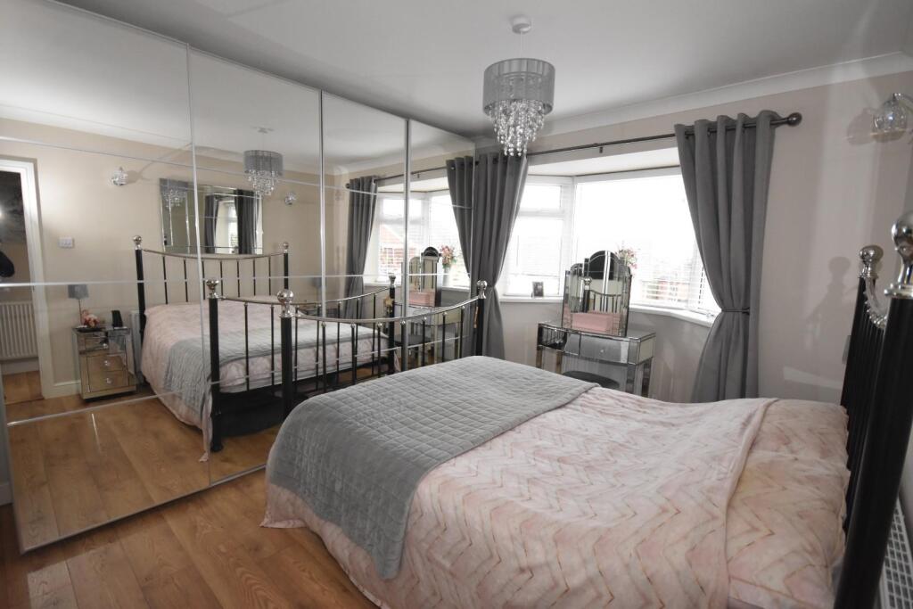 BEDROOM 1.JPG