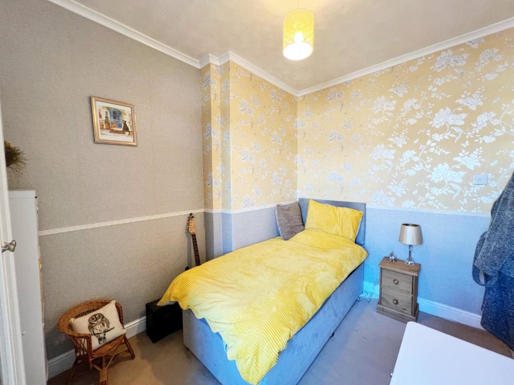 Bedroom 2 pic 2.jpg