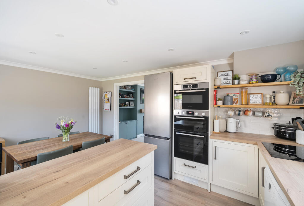 1318077-22-686280...