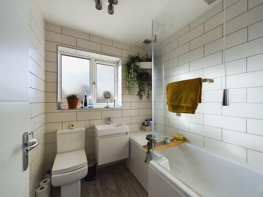 CAM02060G0-PR0255...