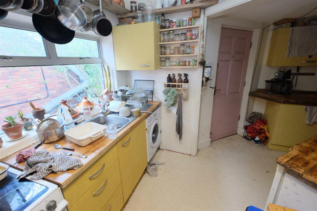138 Bedminster Down, Bishopsworth, Bristol BS13 7A
