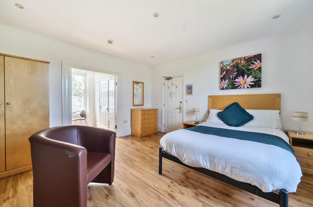 1314816-2-6865351...