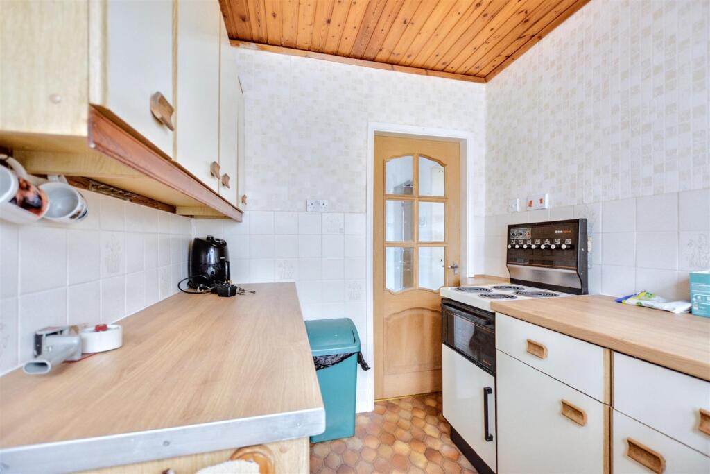 Kitchen_2.jpeg