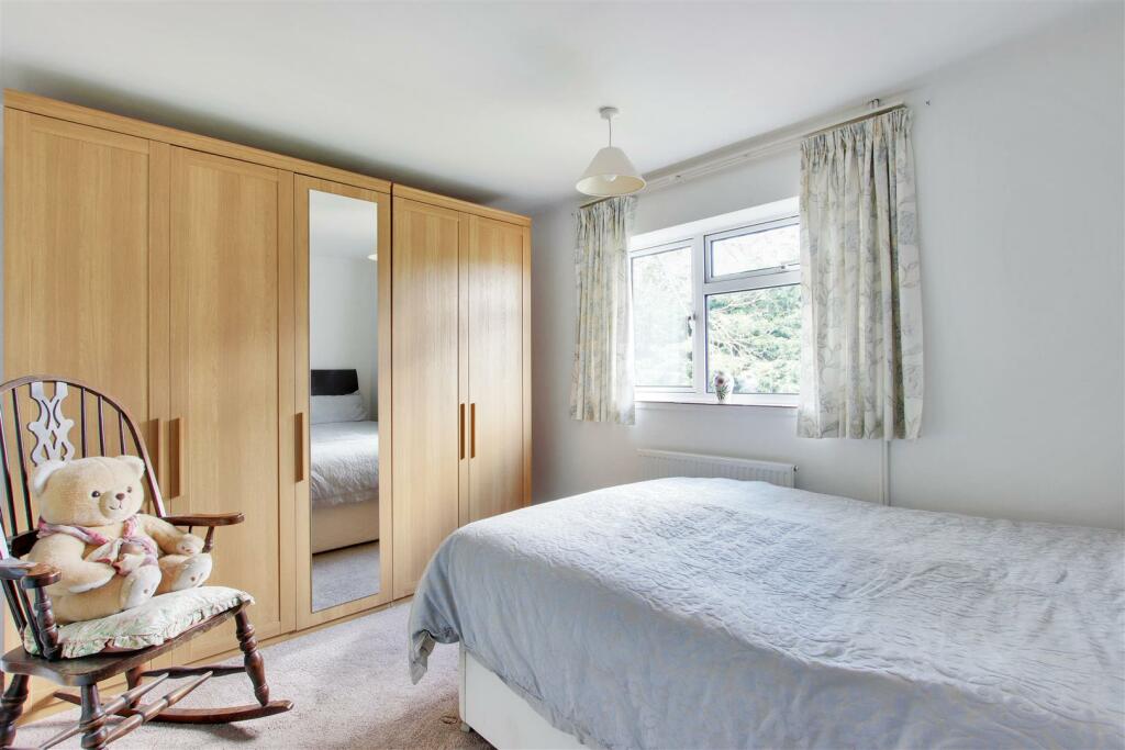 Bedroom 2.JPG