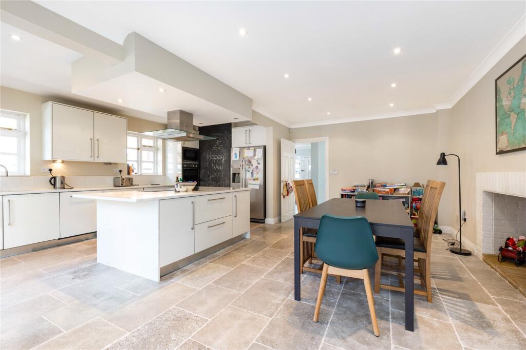Kitchen/Dining