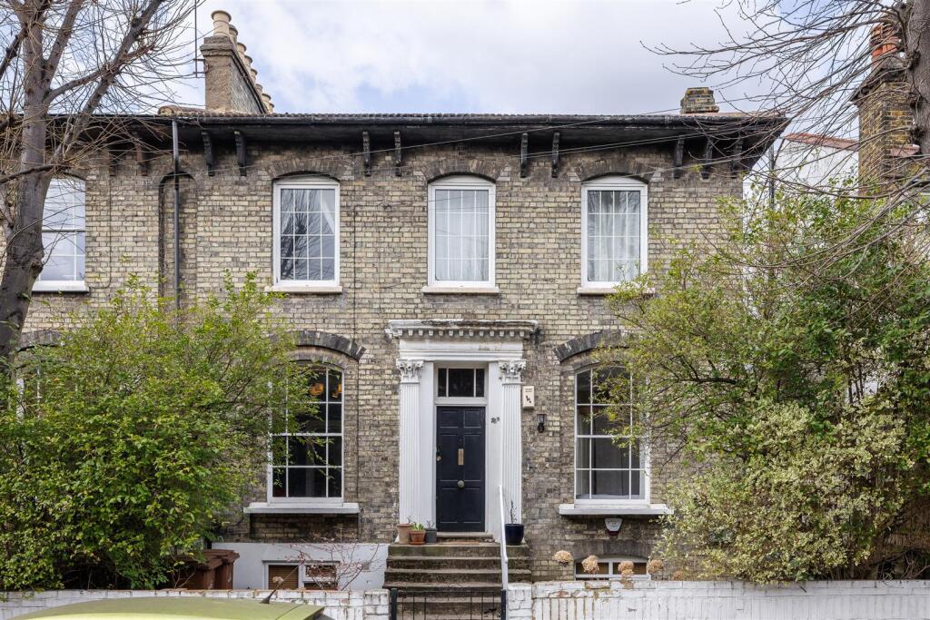 Grosvenor Park Road E17