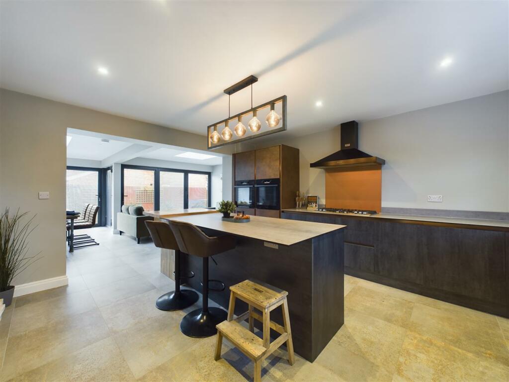 OPEN PLAN LIVING KITCHEN