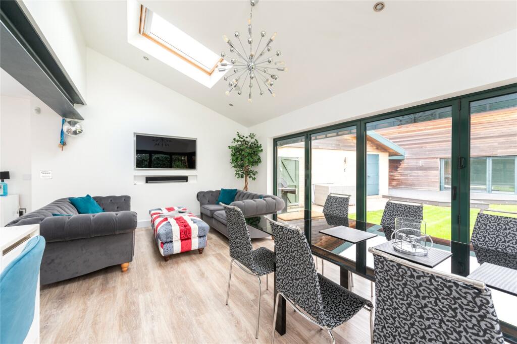 Dining/Family Room