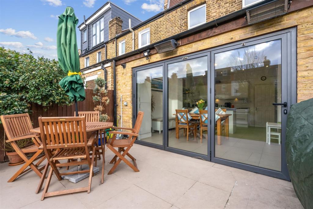 Bi Folding Doors To West Facing Garden