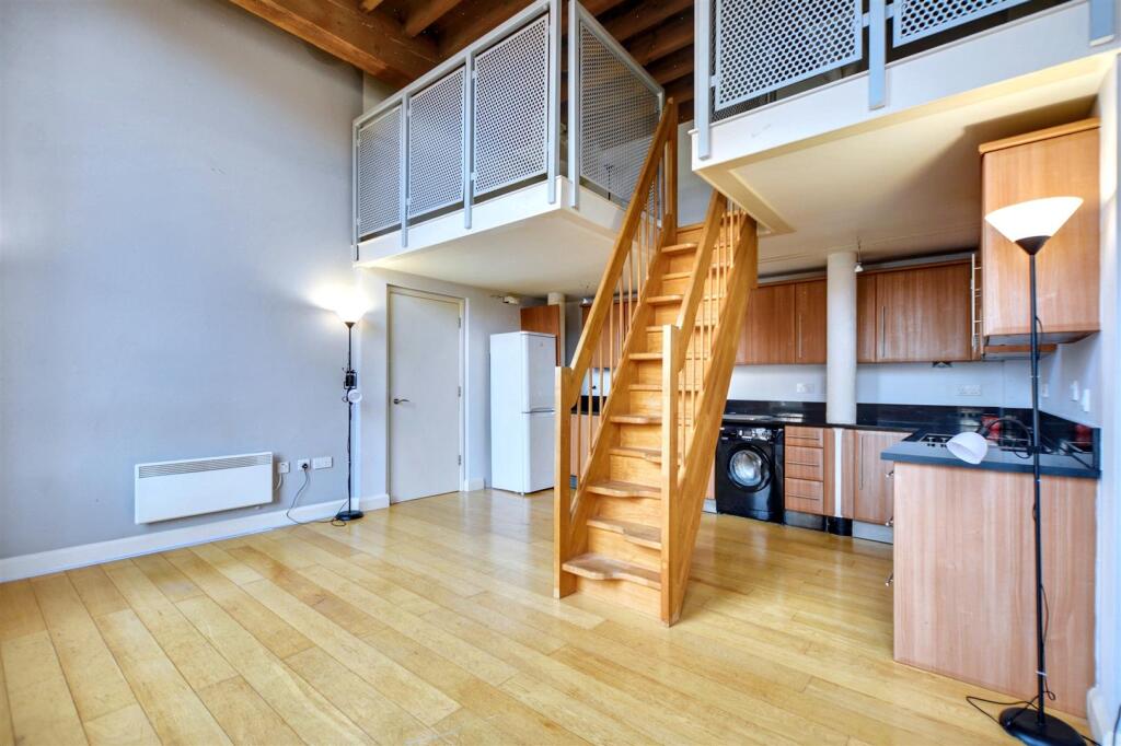 Lounge Kitchen_4.jpeg