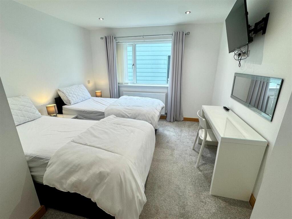 Caledonian House Bedroom 3
