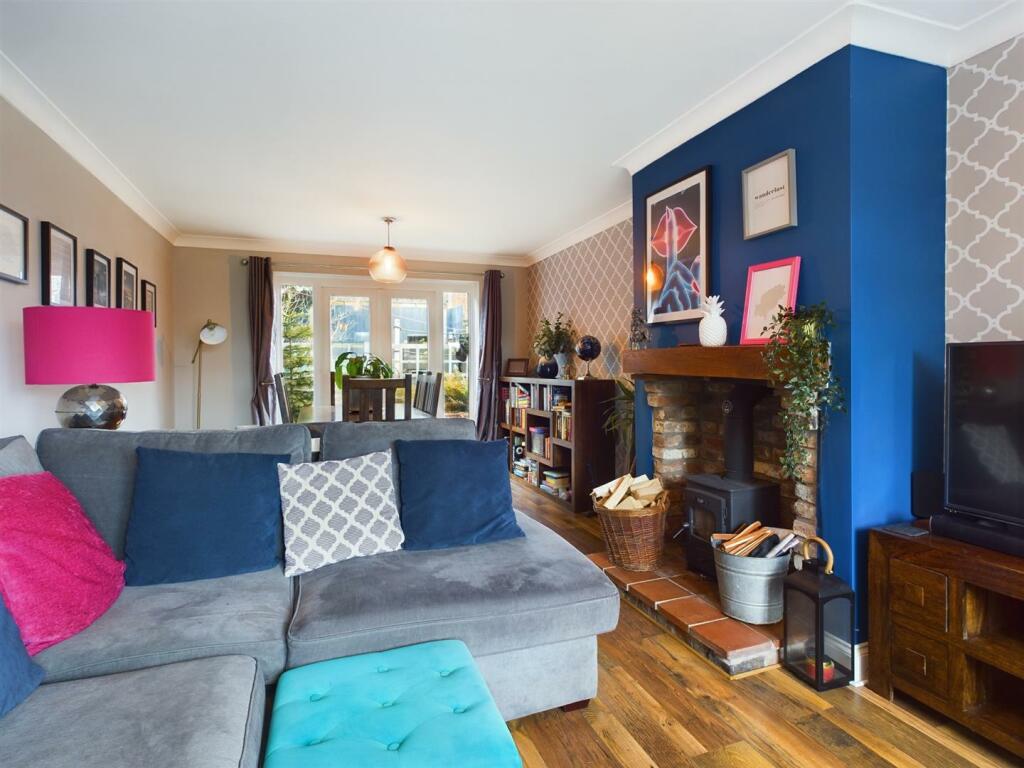 Lounge/Dining Room