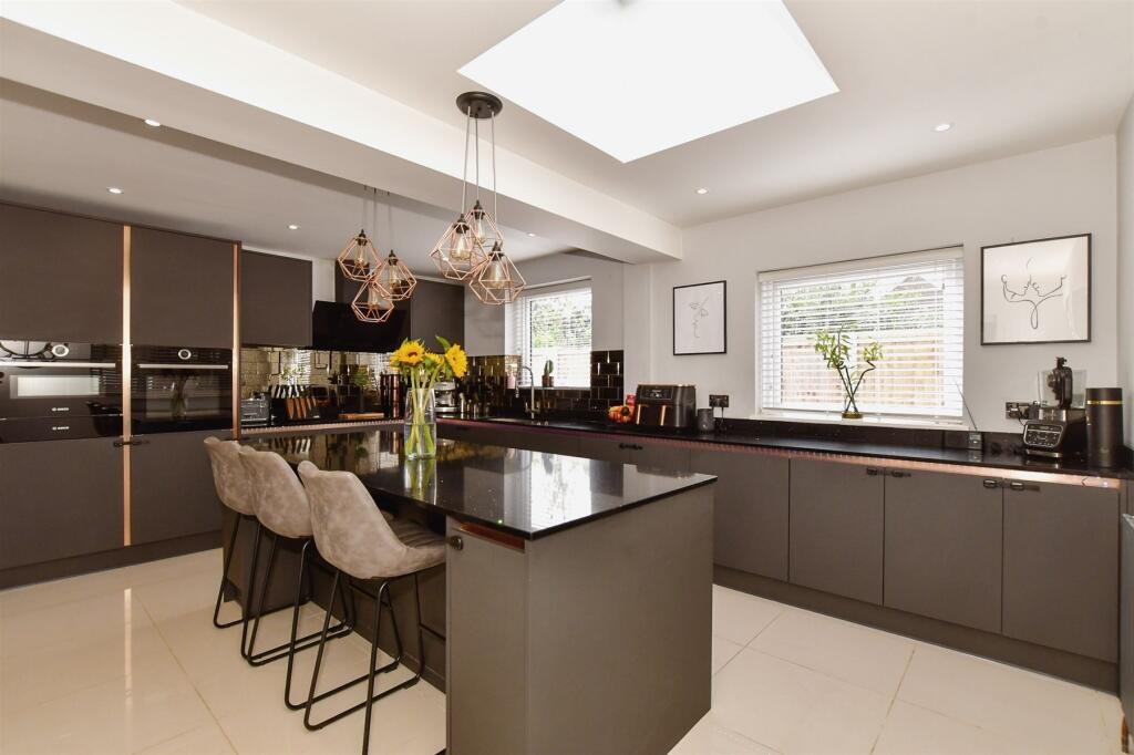 Kitchen/Breakfast Room