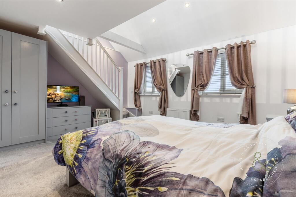 Ffordd Nowell, Hern Crabtree (21).jpg