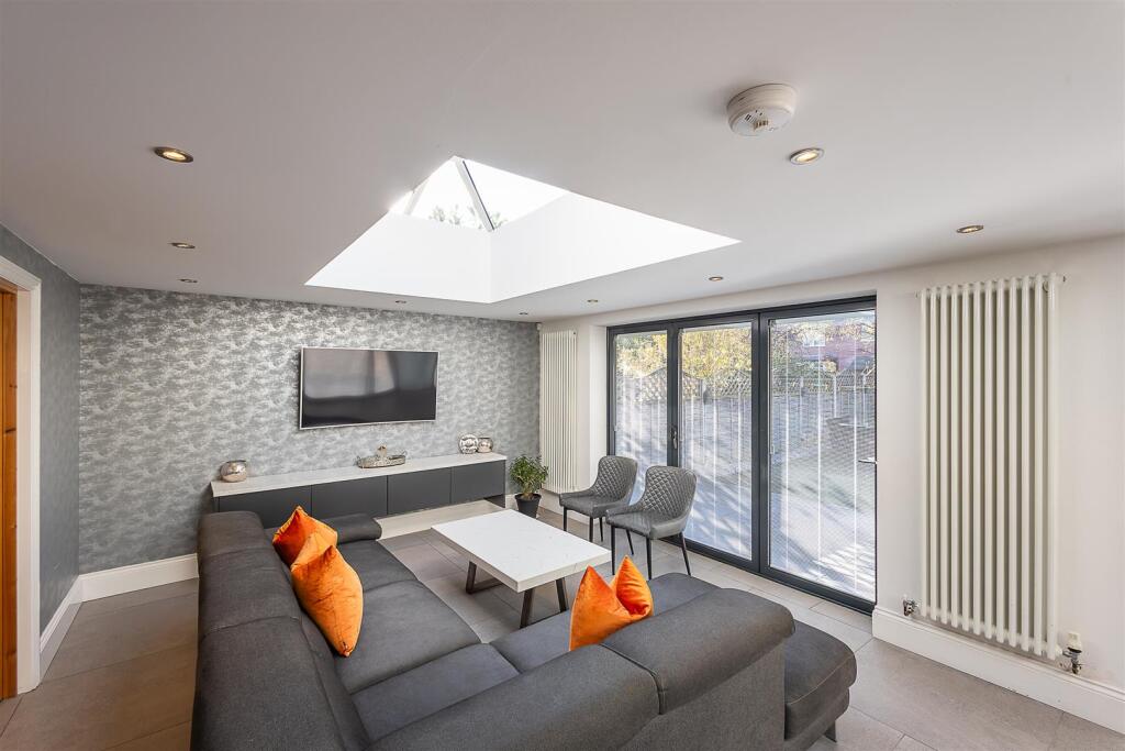 Open Plan Kitchen/Diner &amp; Living Space