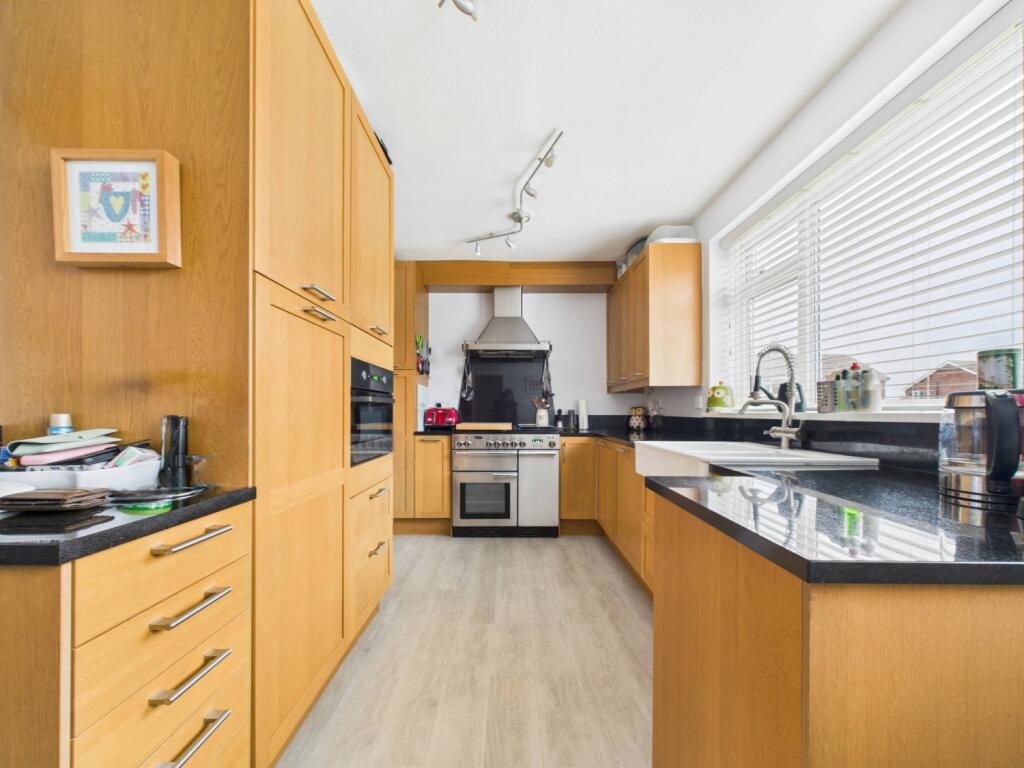 CAM02195G0-PR0095-STILL013