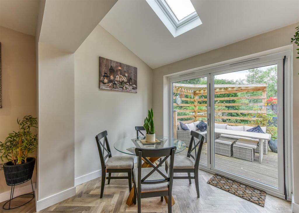 14 Sandringham Road-Kitchen Family Room.jpg