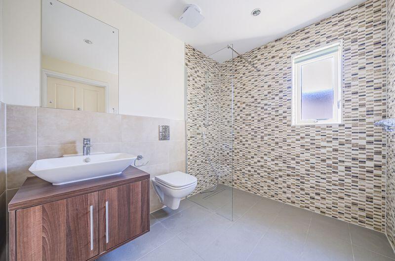 Ensuite shower room to bedroom