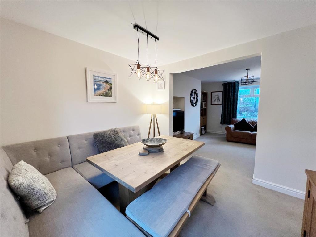 Dining Room pic 2.jpg