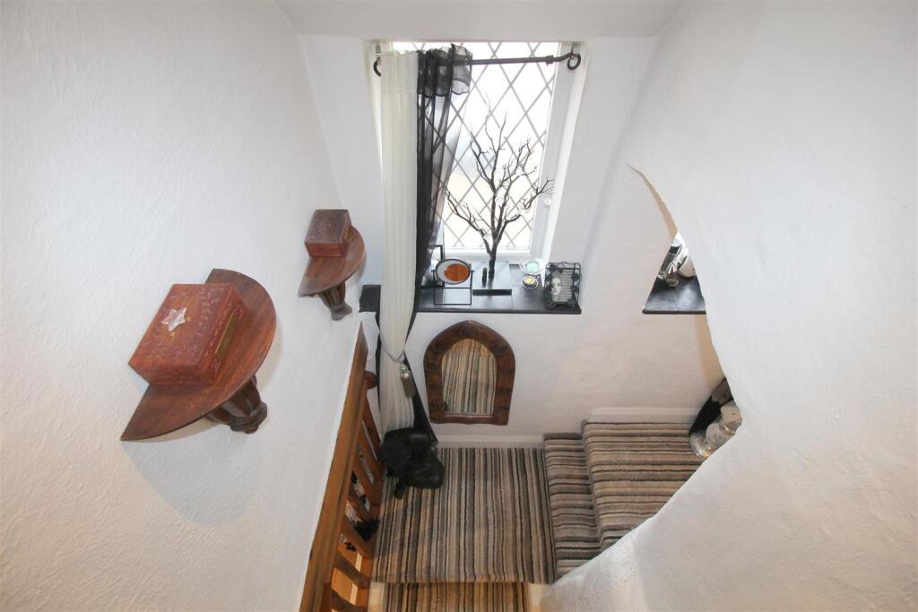 Leach Lodge Farm stairs 2.JPG