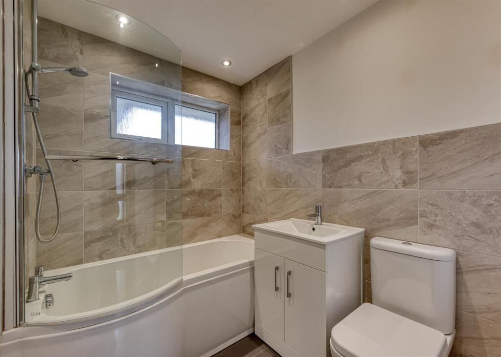 1 Ravensholme-bathroom.jpg